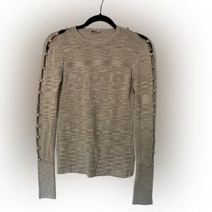 Women’s‎ Ecru Sweater Size Small